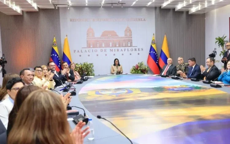  Venezuela comienza a enviar gas licuado a Colombia tras anuncio de Delcy Rodríguez – 

 – Panorama 24