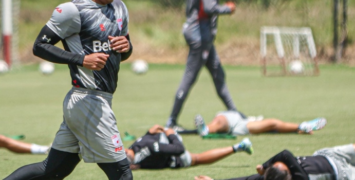  Repetto eliminó a este jugador en Santa Fe: hay más opciones

 – Panorama 24