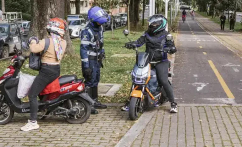  Requisitos y sanciones para conducir motos eléctricas en Colombia con la nueva ley de 2026

 – Panorama 24