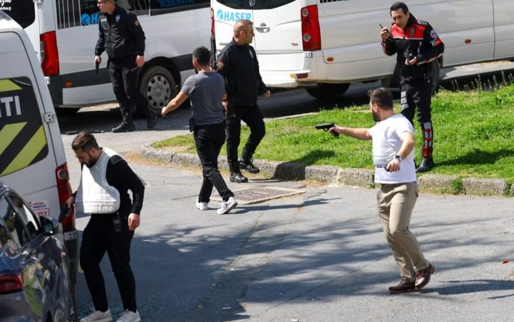  Un atacante asesinado tras disparar frente al consulado de Israel en Estambul

 – Panorama 24