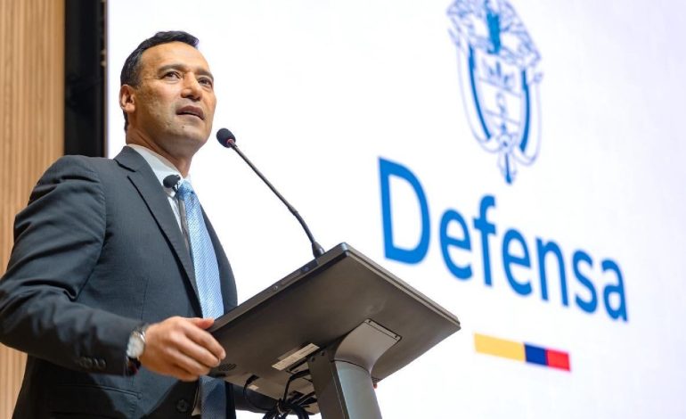  «Hay que capturarlo», MinDefensa pone la mira en alias ‘Calarcá’ pese a la mesa de diálogo

 – Panorama 24