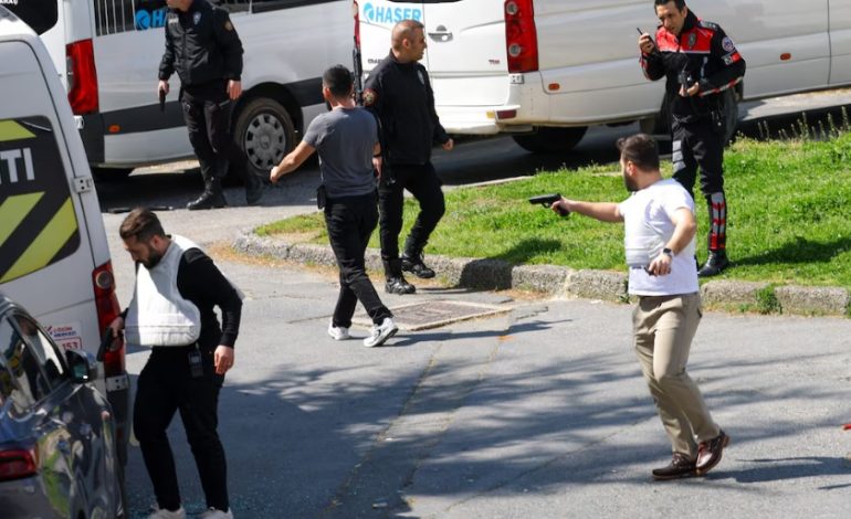  Tiroteo frente al consulado de Israel en Estambul deja un atacante muerto

 – Panorama 24